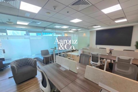 Business Bay, Dubai, UAE의 임대용 사무실 105제곱미터 번호 712622 - 사진 6