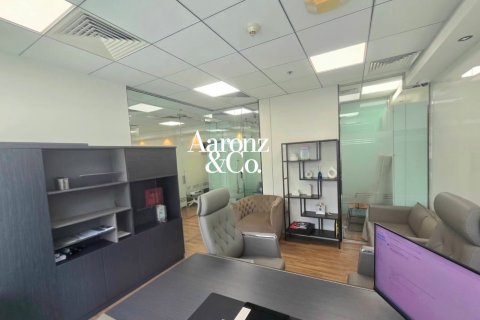 Business Bay, Dubai, UAE의 임대용 사무실 105제곱미터 번호 712622 - 사진 13