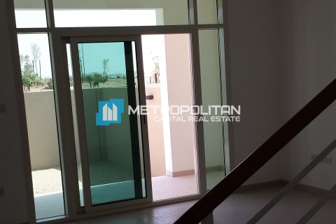 Müüa ridamaja asukohaga Al Ghadeer, Abu Dhabi, AÜE: 2 magamistoaga, 190.7 m² Nr 656999 - pilt 2