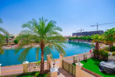 Városi lakóépület itt: Al Hamra Village, Ras Al Khaimah, EAE, 3 hálószoba, 250 m², azonosító: 656564 - fénykép 2