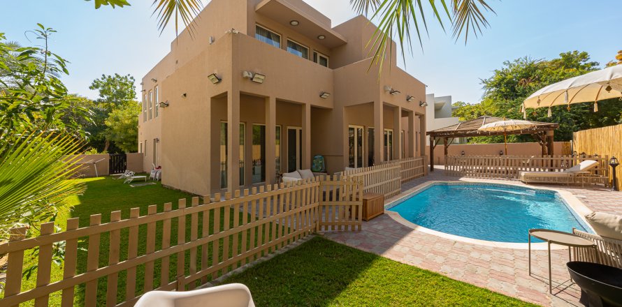 Villa a Arabian Ranches, Dubai, EAU 5 camere da letto, 630.81 mq. № 750646