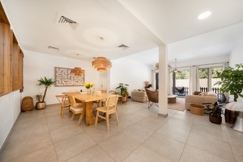Villa in affitto a Arabian Ranches, Dubai, EAU 5 camere da letto, 630.81 mq. № 750646 - foto 2