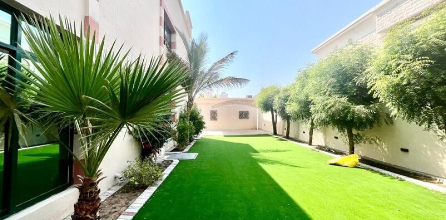 Al Barsha, Dubai, UAE의 빌라 침실 4개, 1394.43제곱미터 번호 728296