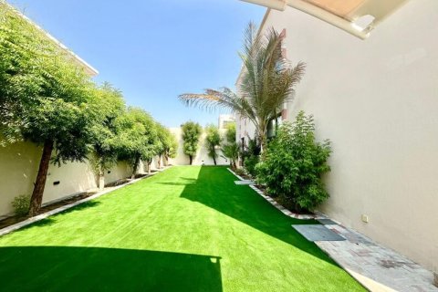 Al Barsha, Dubai, UAE의 판매용 빌라 침실 4개, 1394.43제곱미터 번호 728296 - 사진 27