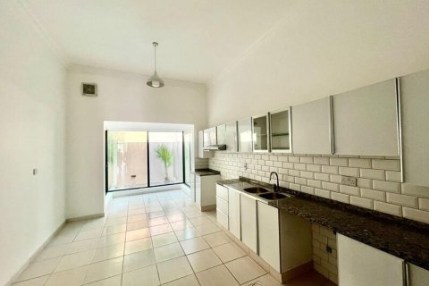 Al Barsha, Dubai, UAE의 판매용 빌라 침실 4개, 1394.43제곱미터 번호 728296 - 사진 4