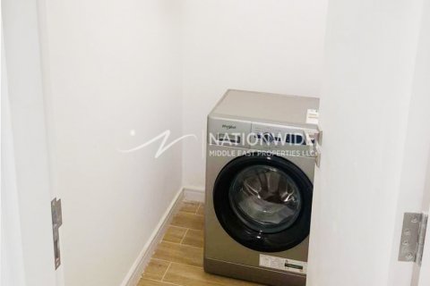 Apartmen di Abu Dhabi, UAE 2 bilik tidur, 100 meter persegi № 629880 - foto 12