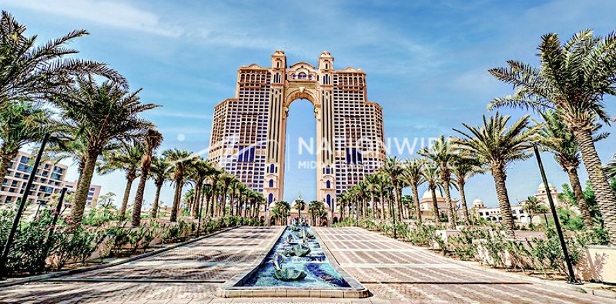 Apartment in Abu Dhabi, UAE 2 bedrooms, 141 sq.m. № 629881