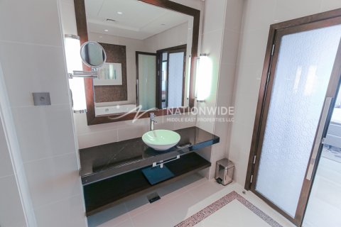 Apartment in Abu Dhabi, UAE 2 bedrooms, 141 sq.m. № 629881 - photo 9