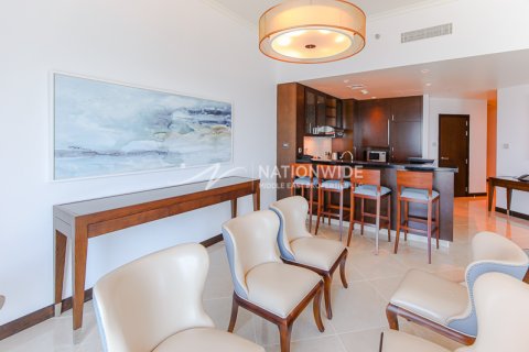 Apartment in Abu Dhabi, UAE 2 bedrooms, 141 sq.m. № 629881 - photo 2