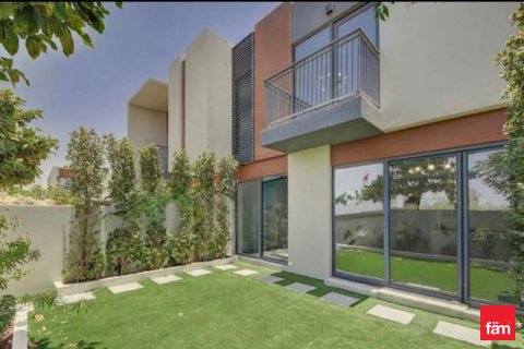 Rijtjeshuis in Dubai, VAE 3 slaapkamers, 180 vr.m. nr 697051