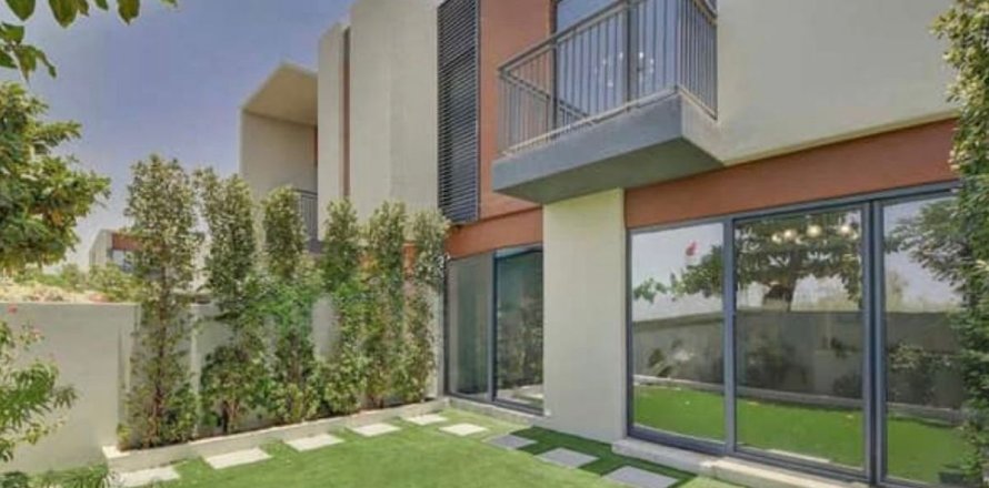 Rijtjeshuis in Dubai, VAE 3 slaapkamers, 180 vr.m. nr 697051