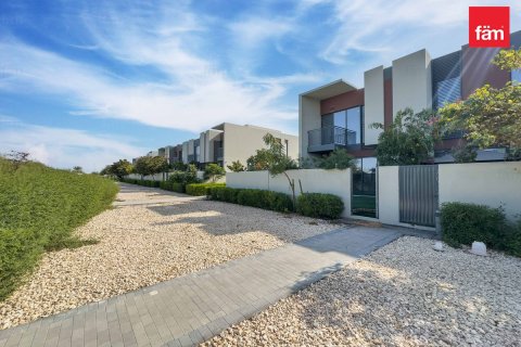 Rijtjeshuis te huur in Dubai, VAE 3 slaapkamers, 180 vr.m., nr 697051 - foto 9