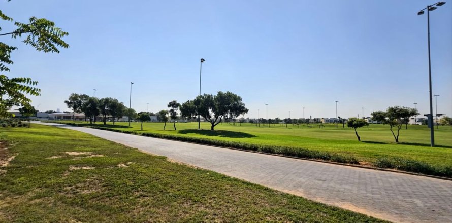 Land in Dubai, UAE 2947.1 sq.m. № 751188
