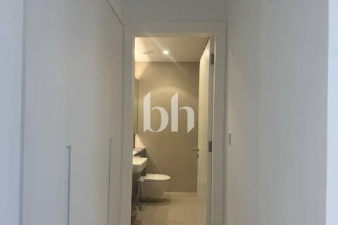 Vila v Tilal City, Sharjah, SAE 4 spálne, 445 m2 č. 642892 - Fotografia 12