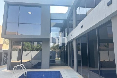 Vila v Tilal City, Sharjah, SAE 4 spálne, 445 m2 č. 642892 - Fotografia 18