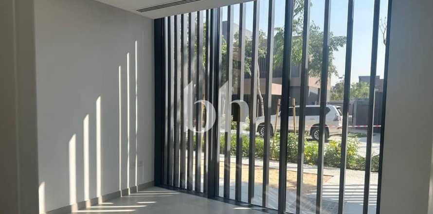 וילה ב Tilal City, Sharjah, איחוד האמירויות 4 חדרי שינה, 445 מ"ר מספר 642892