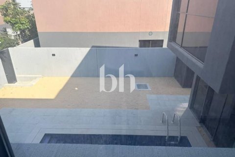 Vila v Tilal City, Sharjah, SAE 4 spálne, 445 m2 č. 642892 - Fotografia 14