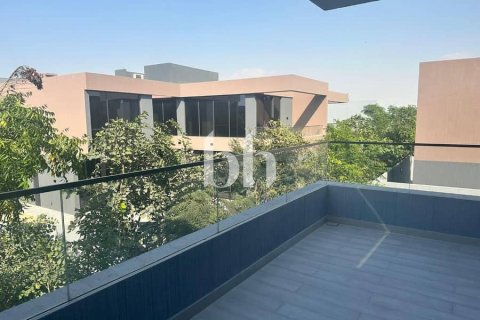 Vila v Tilal City, Sharjah, SAE 4 spálne, 445 m2 č. 642892 - Fotografia 16