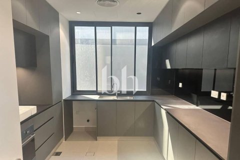 Vila v Tilal City, Sharjah, SAE 4 spálne, 445 m2 č. 642892 - Fotografia 13