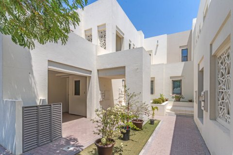 Reem, Dubai, UAE의 임대용 타운하우스 침실 3개, 235제곱미터 번호 717757 - 사진 23