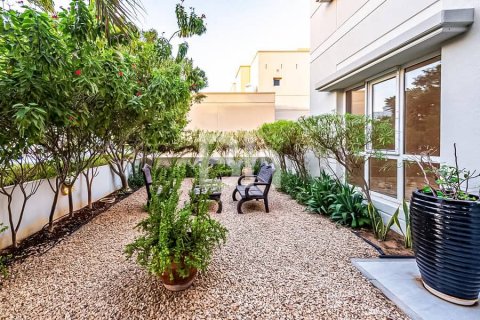 Villa itt: Dubai, EAE, 5 hálószoba, 548 m², azonosító: 643437 - fénykép 24