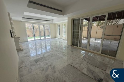 Villa zur Miete in Arabian Ranches, Dubai, VAE 4 Schlafzimmer, 640 m2 Nr. 668238 - Foto 2