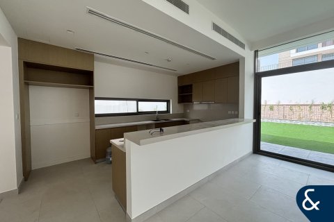 Vilë në Al Furjan, Dubai, Emiratet e Bashkuara Arabe 4 dhoma gjumi, 588 m2. № 668237 - Foto 3