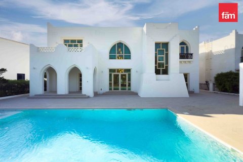 Villa in Jumeirah Islands, Dubai, UAE 4 bedrooms, 988.7 sq.m. № 640484 - photo 3