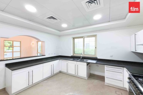 Villa in Jumeirah Islands, Dubai, UAE 4 bedrooms, 988.7 sq.m. № 640484 - photo 18