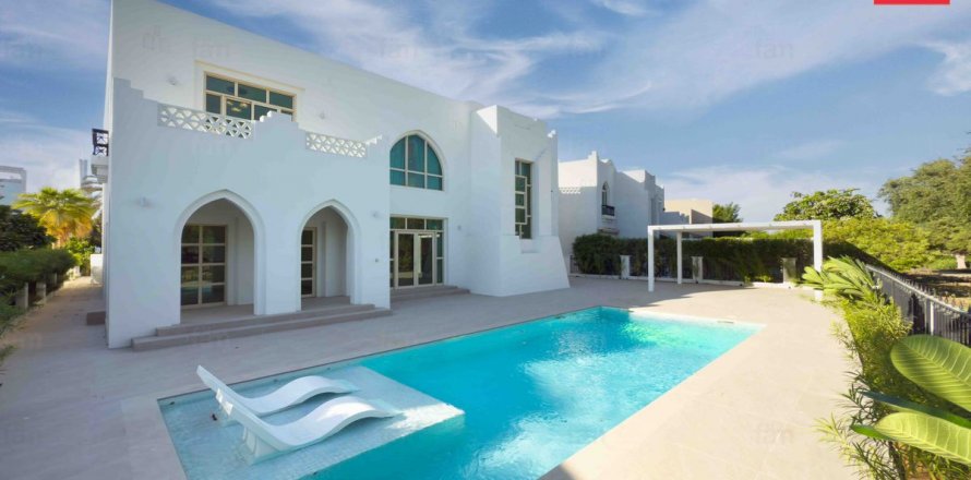 Villa in Jumeirah Islands, Dubai, UAE 4 bedrooms, 988.7 sq.m. № 640484