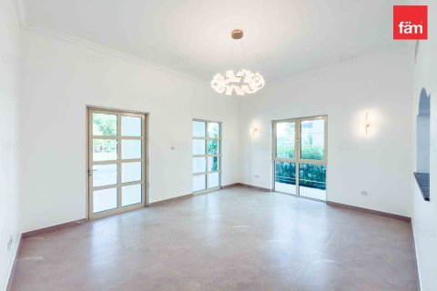 Villa in Jumeirah Islands, Dubai, UAE 4 bedrooms, 988.7 sq.m. № 640484 - photo 7