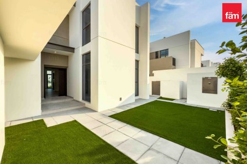 Villa te huur in Al Furjan, Dubai, VAE 4 slaapkamers, 586.5 vr.m., nr 634758 - foto 2