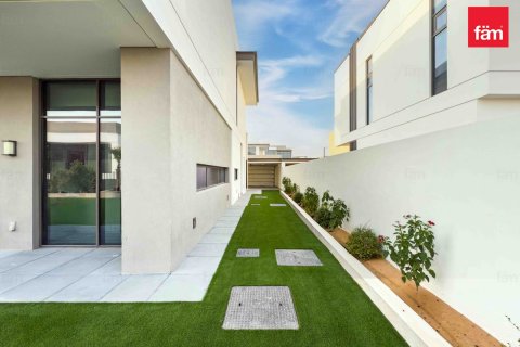 Villa te huur in Al Furjan, Dubai, VAE 4 slaapkamers, 586.5 vr.m., nr 634758 - foto 4