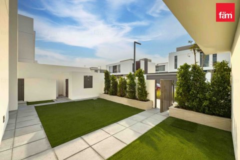 Villa te huur in Al Furjan, Dubai, VAE 4 slaapkamers, 586.5 vr.m., nr 634758 - foto 10