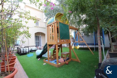 The Springs、Dubai、UAEにあるヴィラ 2ベッドルーム、167 m2 No698039