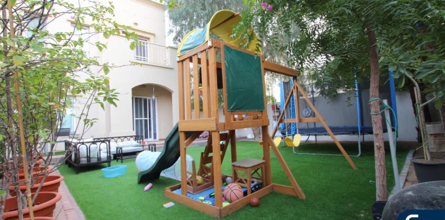 Villa itt: The Springs, Dubai, EAE, 2 hálószoba, 167 m², azonosító: 698039