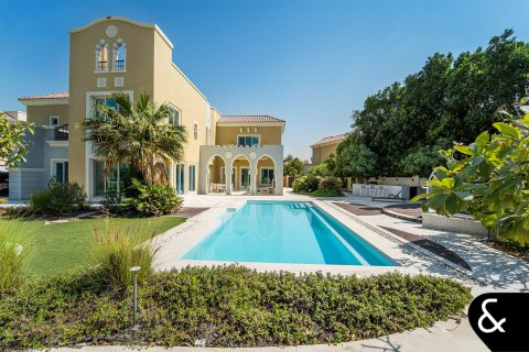 Dubai Sports City、Dubai、UAE にあるヴィラ販売中 6ベッドルーム、760 m2、No698044 - 写真 1