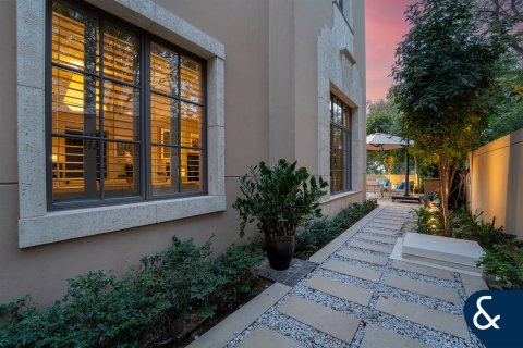 Jumeirah Golf Estates, Dubai, संयुक्त अरब अमीरात में विला, 4 बेडरूम, 357 वर्ग मीटर, संख्या 698043 - फ़ोटो 20