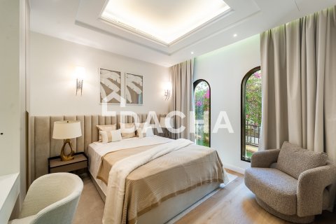 Villa in Jumeirah Islands, Dubai, UAE 4 bedrooms, 550 sq.m. № 719172 - photo 14