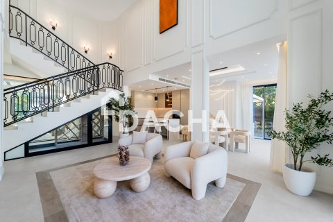 Villa in Jumeirah Islands, Dubai, UAE 4 bedrooms, 550 sq.m. № 719172 - photo 3