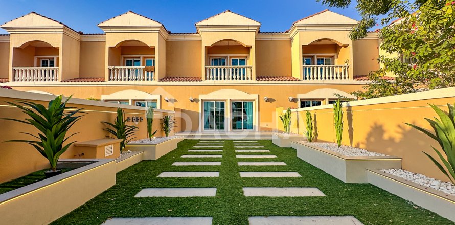 Stadthaus in Jumeirah Village Triangle, Dubai, VAE: 2 Schlafzimmer, 152 m2 Nr. 763175
