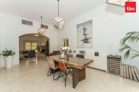 Зняти в оренду віллу в Дубай, ОАЕ 5 спалень, 593.9м2, № 678215 - фото 5