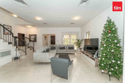 Зняти в оренду віллу в Дубай, ОАЕ 5 спалень, 593.9м2, № 678215 - фото 2