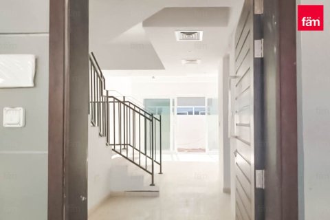 Dubai, संयुक्त अरब अमीरात में टाउनहाउस, 4 बेडरूम, 112.2 वर्ग मीटर, संख्या 678213 - फ़ोटो 8