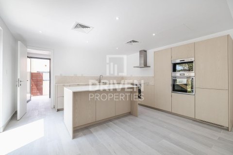 Huvila Umm Suqeim, Dubai, Arabiemiraatit 4 makuuhuonetta, 408 m2 № 652981 - kuva 13
