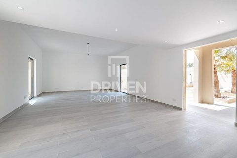 Huvila Umm Suqeim, Dubai, Arabiemiraatit 4 makuuhuonetta, 408 m2 № 652981 - kuva 22