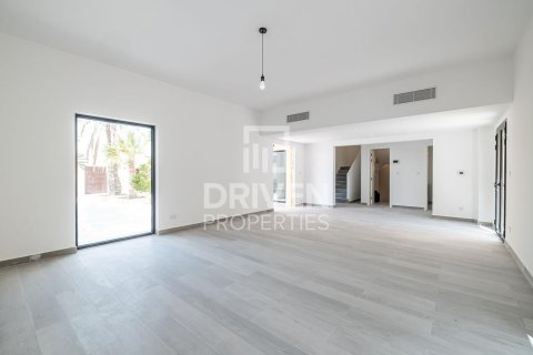 Huvila Umm Suqeim, Dubai, Arabiemiraatit 4 makuuhuonetta, 408 m2 № 652981 - kuva 2