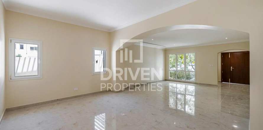 阿联酋 Dubai Meadows 别墅  4 卧, 385 平方米 , 编号 652983