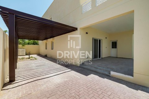 Зняти в оренду віллу в Meadows, Дубай, ОАЕ 4 спальні, 385м2, № 652983 - фото 19