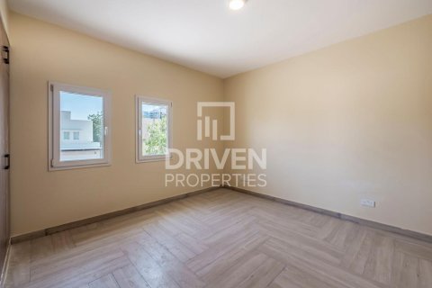 Зняти в оренду віллу в Meadows, Дубай, ОАЕ 4 спальні, 385м2, № 652983 - фото 8